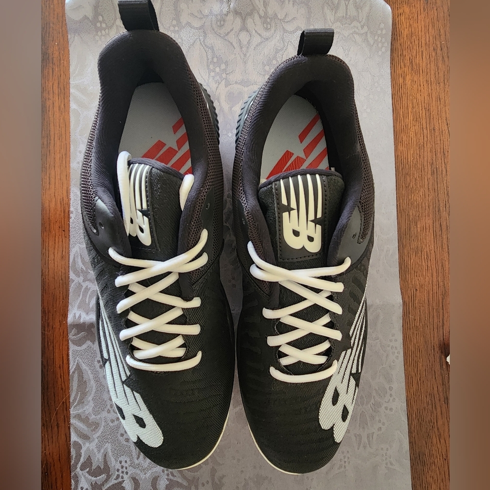 New Balance Baseball Cleats - Picture 8 of 9